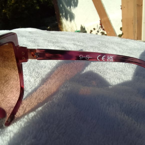Bundle Jessica Simpson sunglass and 2 gift pairs main image 13